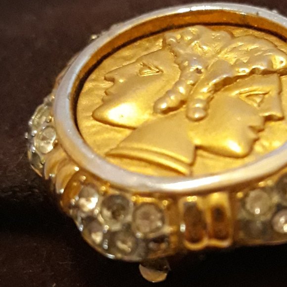 Vintage Nina Ricci Roman head clip earring - Picture 3 of 9